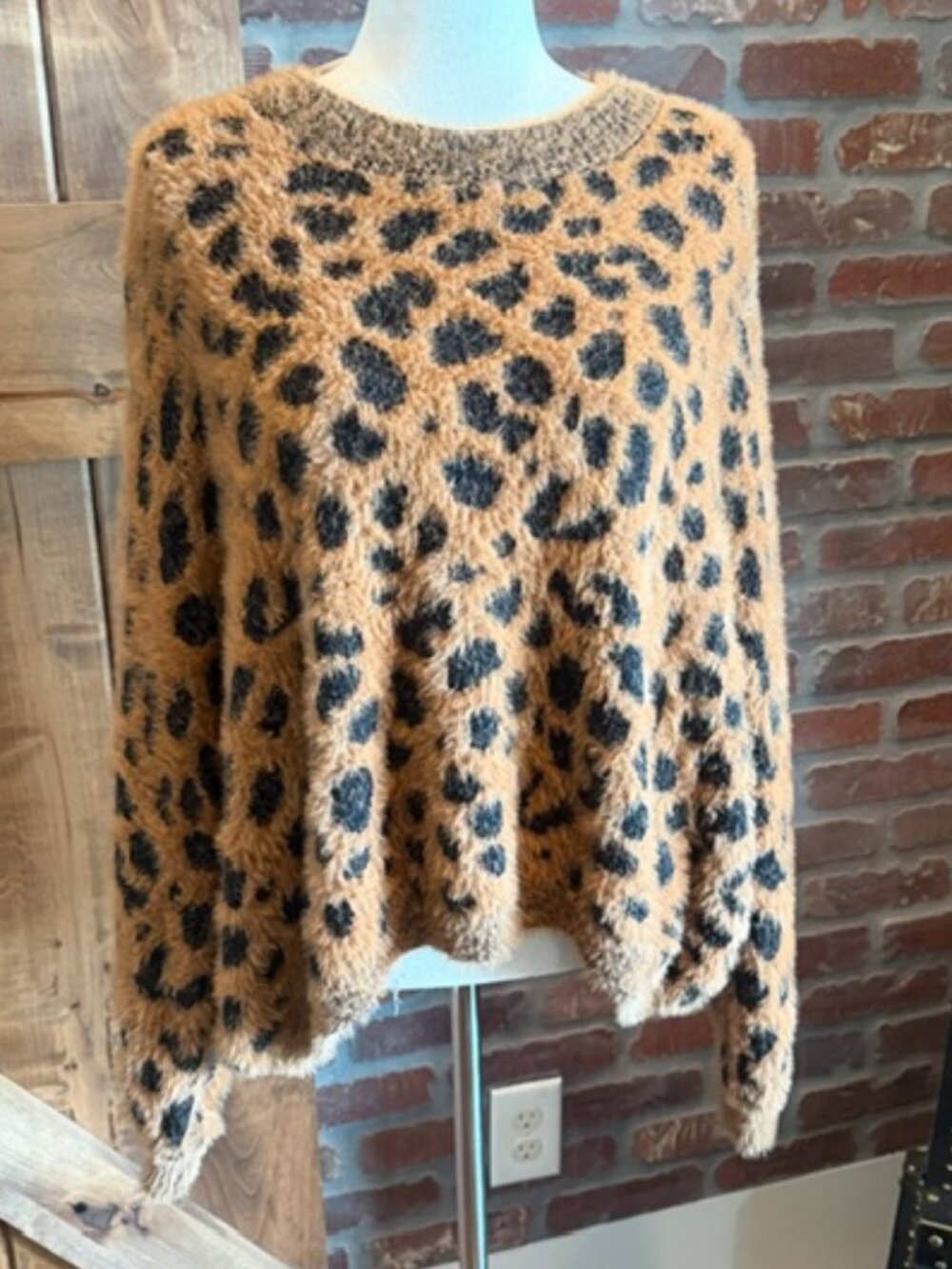 Soft Oversized Leopard Print Sweater M/L Fuzzy Grunge Cozy Softcore